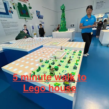 5 Minute Walk To Lego House - N18 - With Private Bathroom Billund