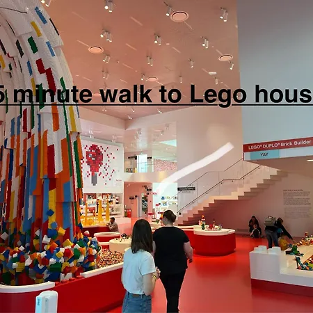 5 Minute Walk To Lego House - N18 - With Private Bathroom Apartman *