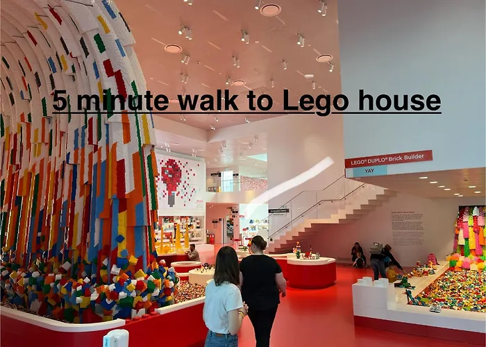 5 Minute Walk To Lego House - N18 - With Private Bathroom Apartman *