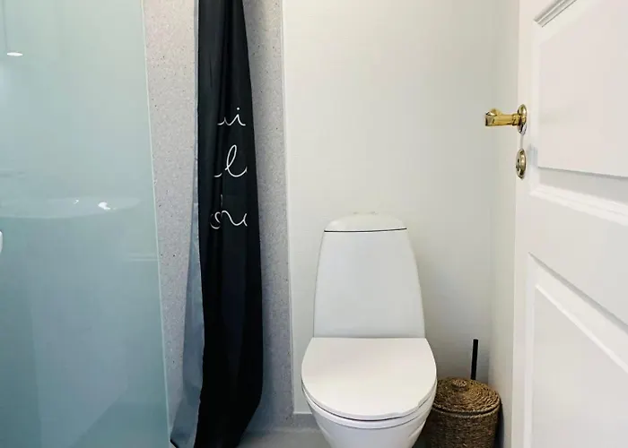 5 Minute Walk To Lego House - N18 - With Private Bathroom Billund